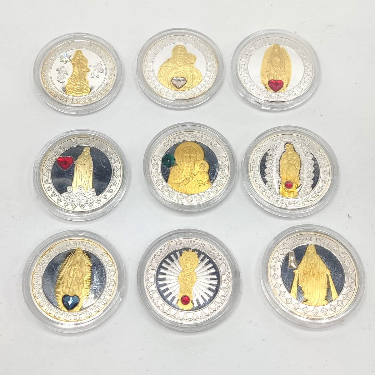 Virgin of Lourdes: Commemorative Medal with Silver Plating and Gold Application with Swarovski Crystal