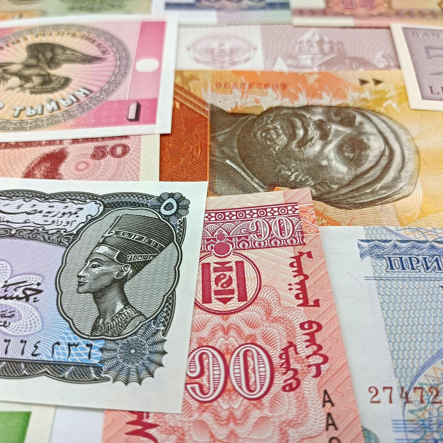25 billetes auténticos de todo el mundo | Certificados