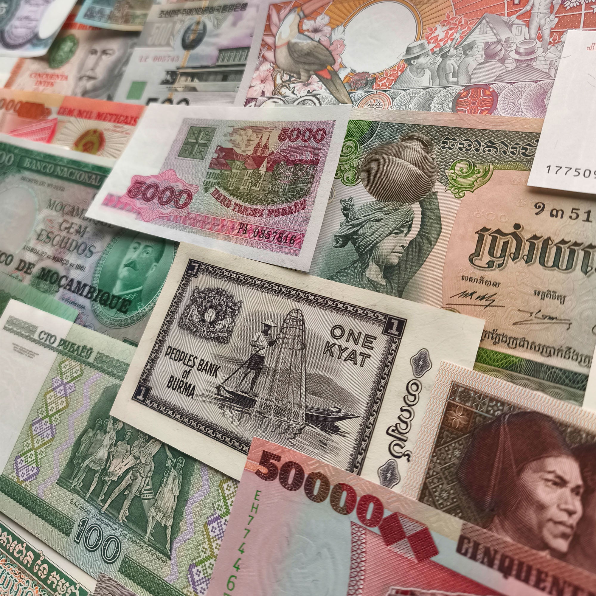 100 billetes auténticos de todo el mundo | Certificados