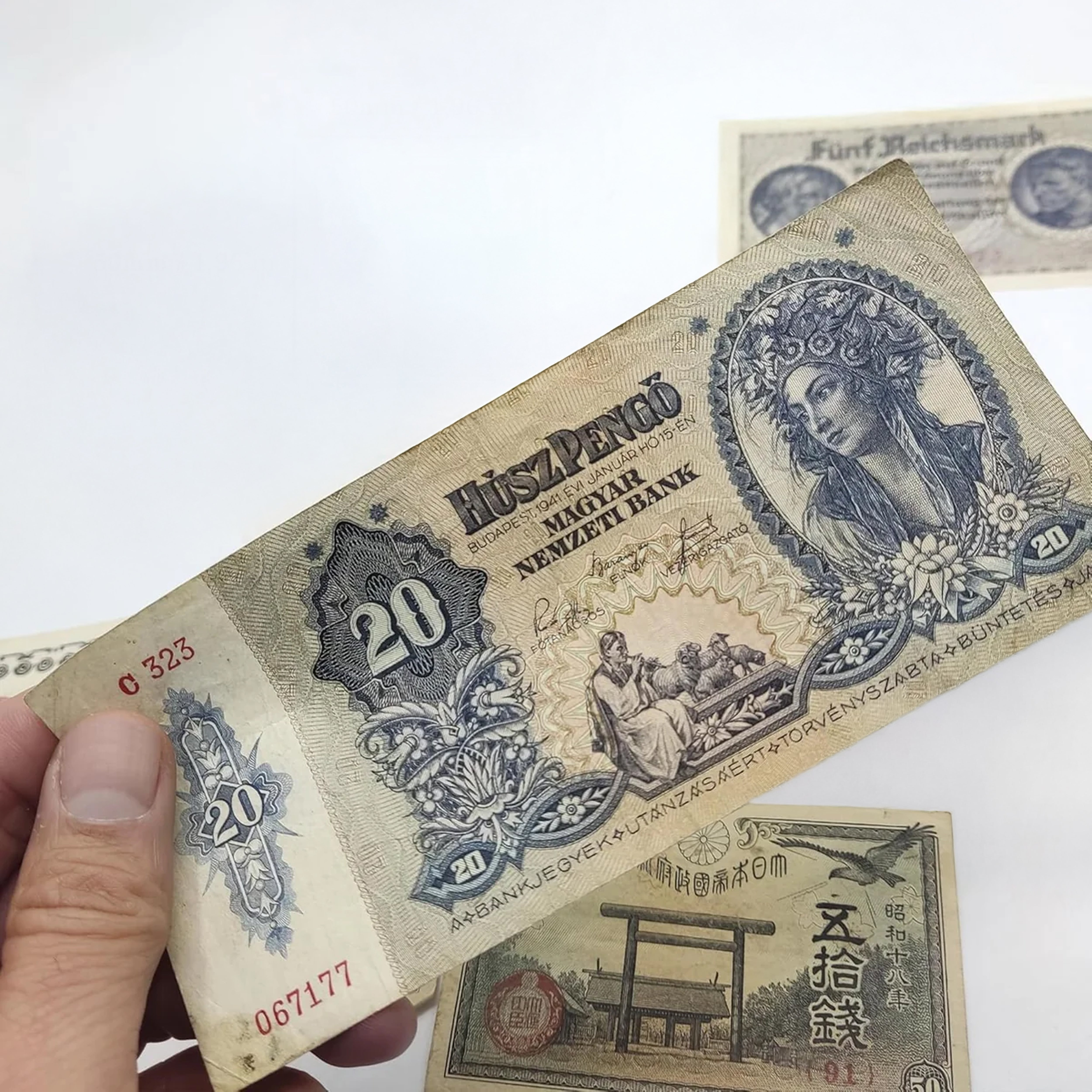10 authentic World War II banknotes - Allies & Axis (1939-1945) | Certified