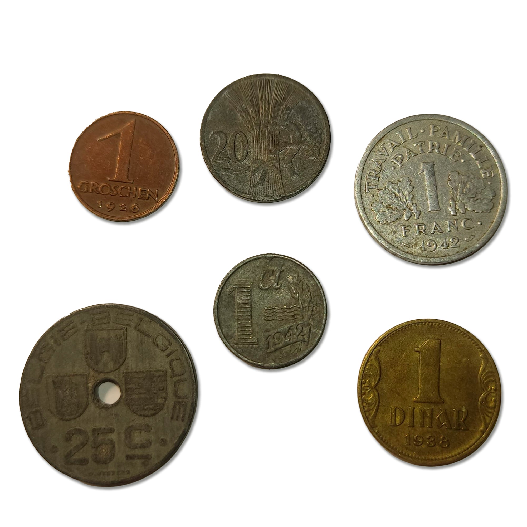 Weltwährung des 2. Weltkriegs – 6 Münzen, die während des 2. Weltkriegs von den Deutschen in den von ihnen besetzten Gebieten verwendet wurden (1925–1945). Besondere Erinnerungsstücke aus dem 2. Weltkrieg für Sammler, Echtheitszertifikat inklusive. 