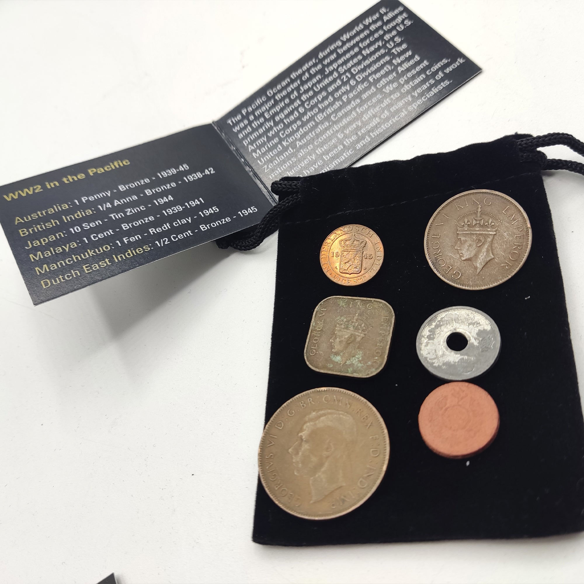Weltwährung des 2. Weltkriegs – 6 Münzen, die während des 2. Weltkriegs im Pazifik verwendet wurden, die Pearl Harbor-Sammlung (1938–1945). Besondere Erinnerungsstücke aus dem 2. Weltkrieg für Sammler, Echtheitszertifikat inklusive.