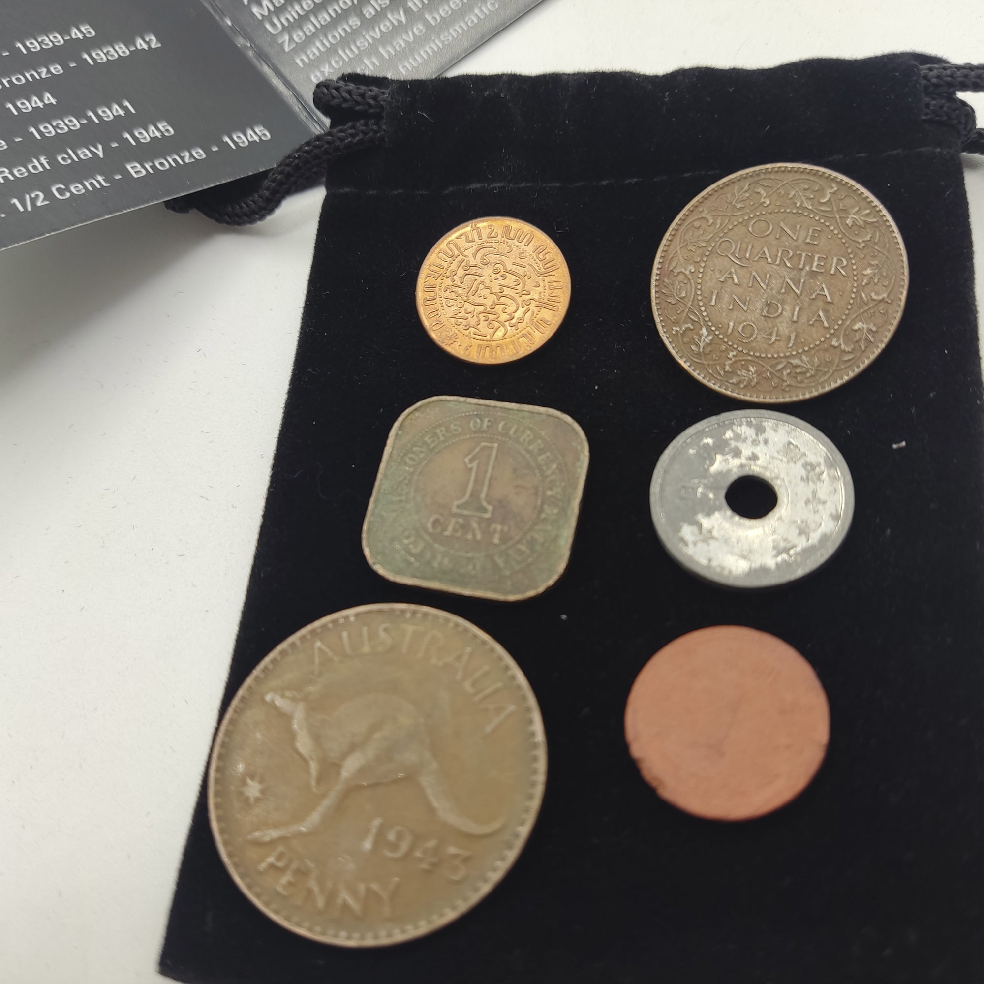 Weltwährung des 2. Weltkriegs – 6 Münzen, die während des 2. Weltkriegs im Pazifik verwendet wurden, die Pearl Harbor-Sammlung (1938–1945). Besondere Erinnerungsstücke aus dem 2. Weltkrieg für Sammler, Echtheitszertifikat inklusive.