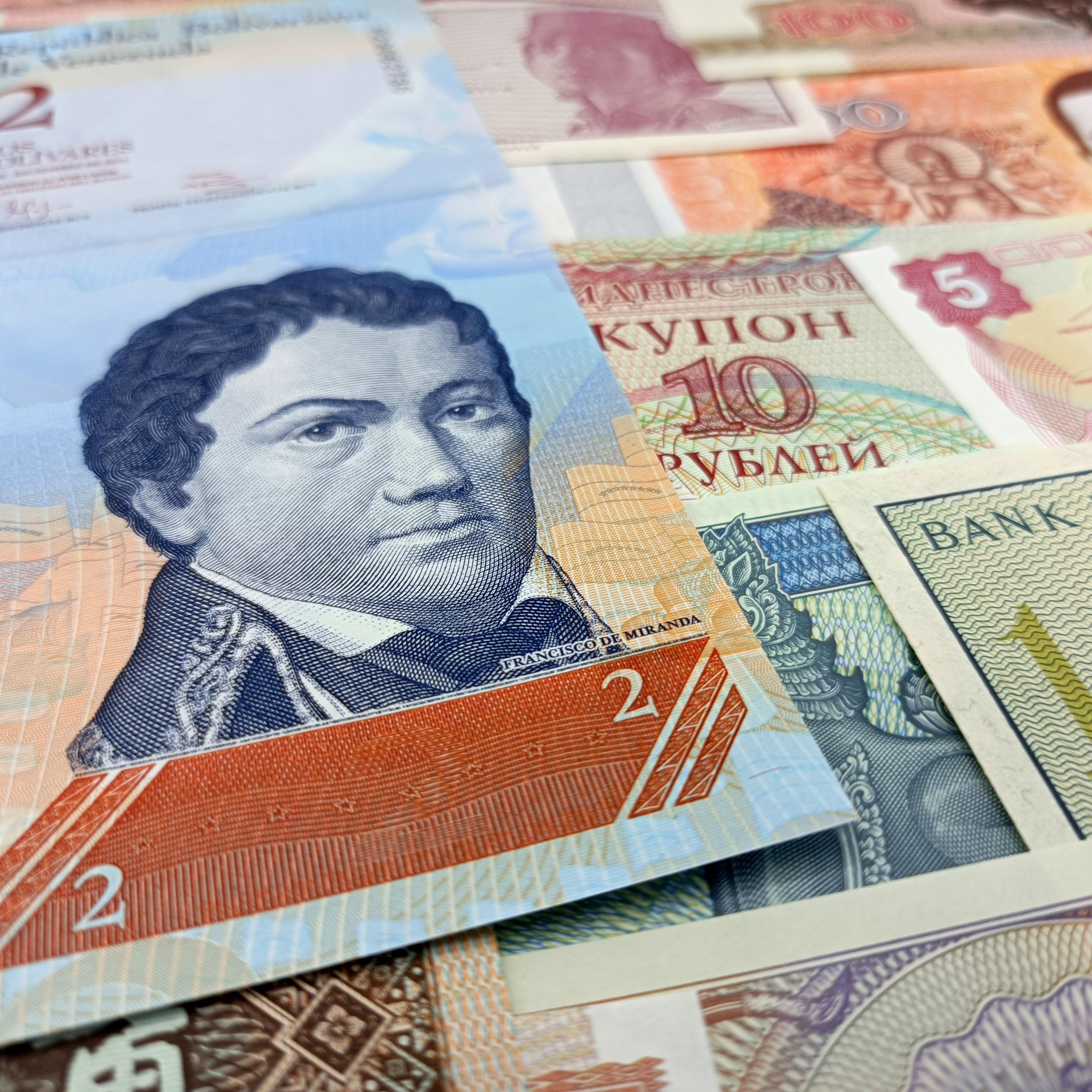 Colección de 25 billetes circulantes del mundo | Serie única